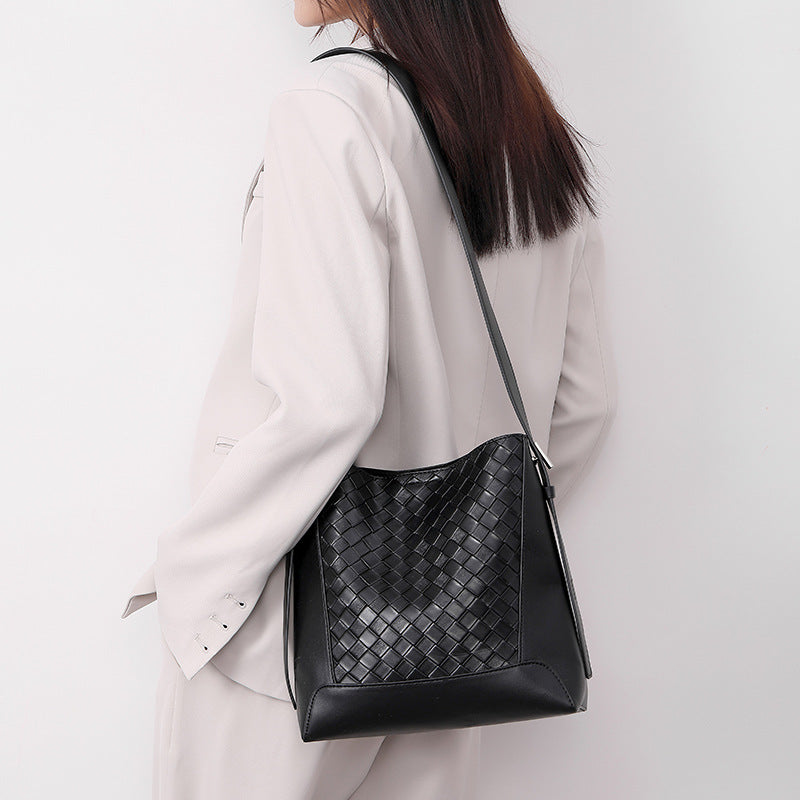 SYLVARA TOTE BAG