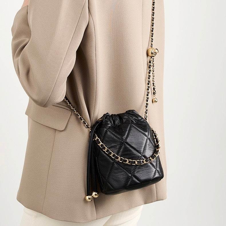 THE FEELING BUCKET HANDBAG