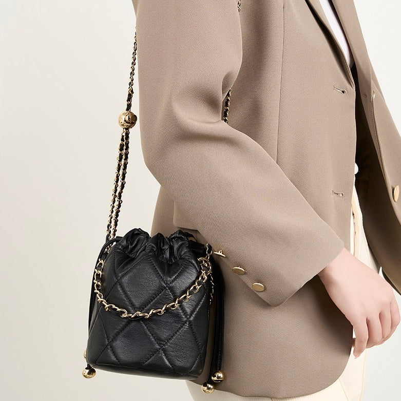 THE FEELING BUCKET HANDBAG