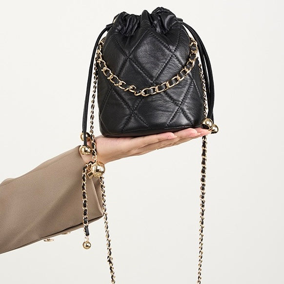 THE FEELING BUCKET HANDBAG