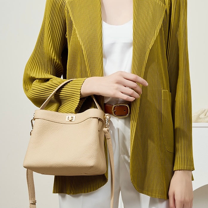 ANGOLA BUCKET BAG