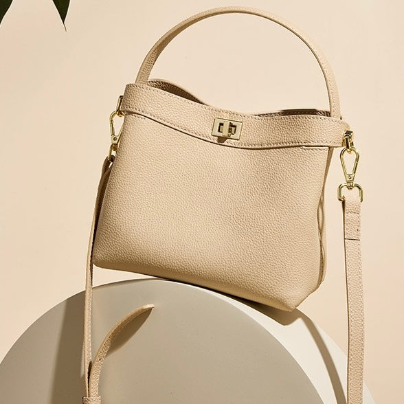 ANGOLA BUCKET BAG