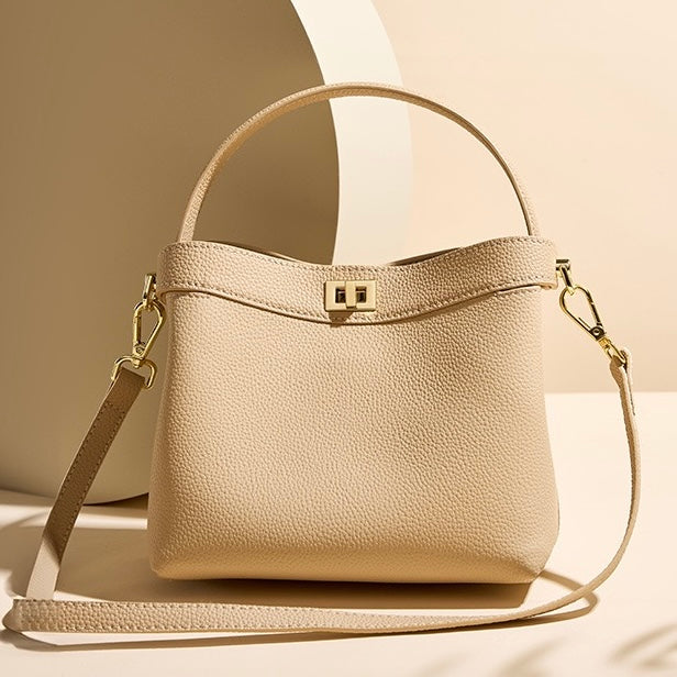 ANGOLA BUCKET BAG