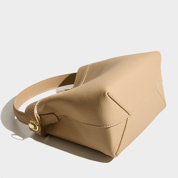 ANGOLA BUCKET BAG