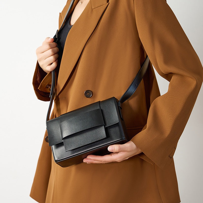 LE PARIS UNISEX SHOULDERBAG
