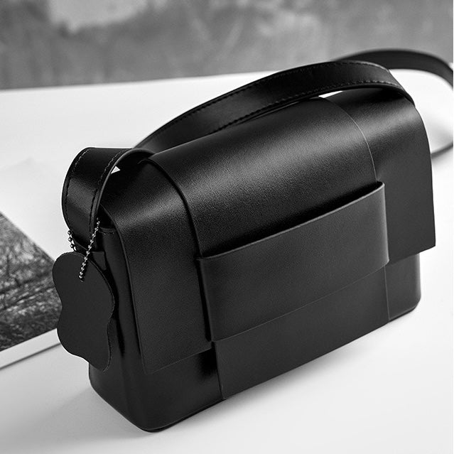 LE PARIS UNISEX SHOULDERBAG