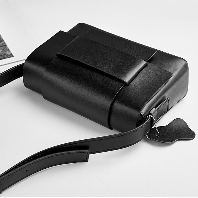 LE PARIS UNISEX SHOULDERBAG