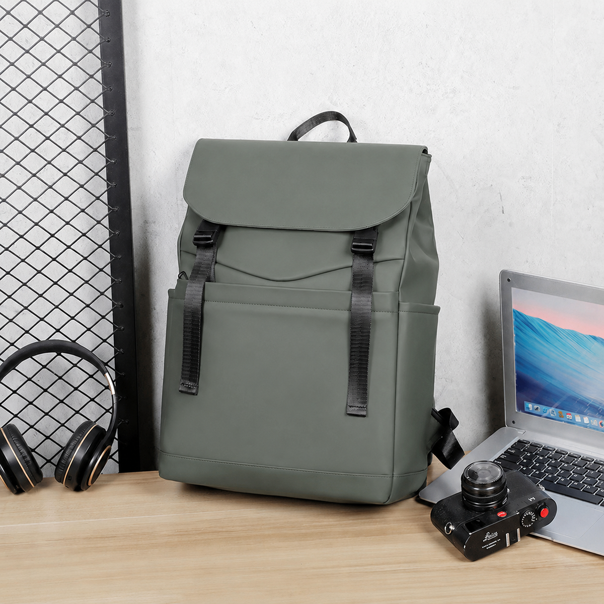TECH BACKPACK