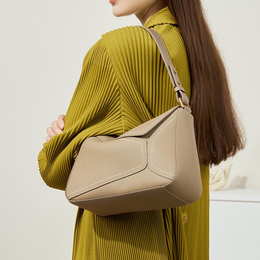 SUSANNA SHOULDERBAG
