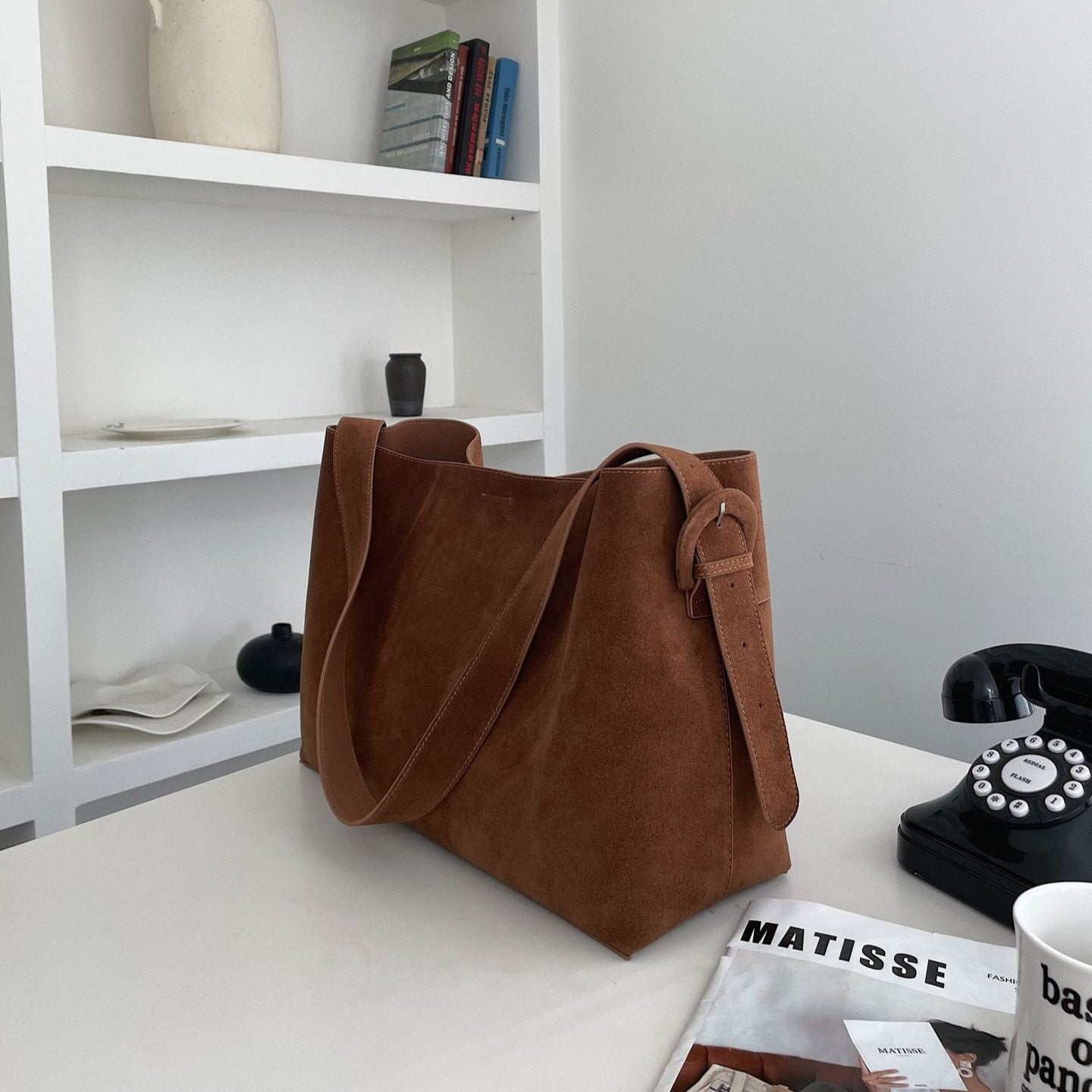OPHELIA SUEDE SHOULDERBAG