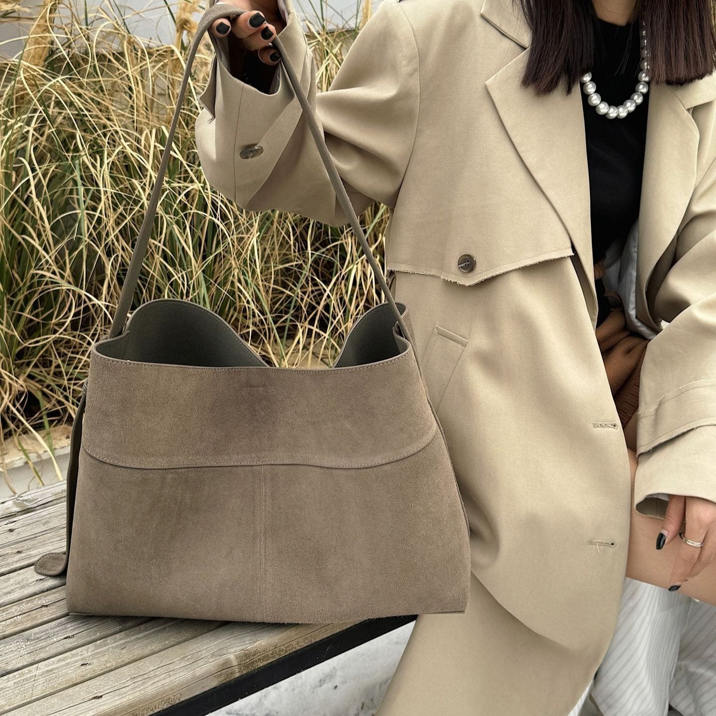 OPHELIA SUEDE SHOULDERBAG