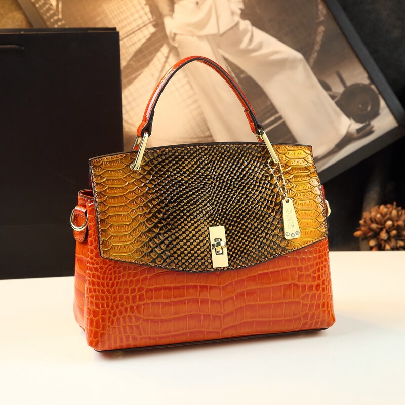 HERRICH SHOULDER BAG